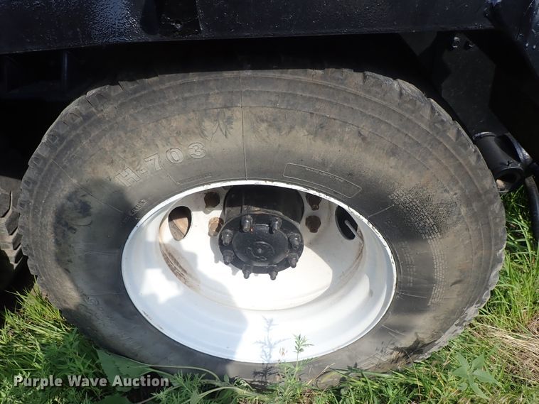 image for item DE5421 1993 Freightliner FL80 roll off container truck