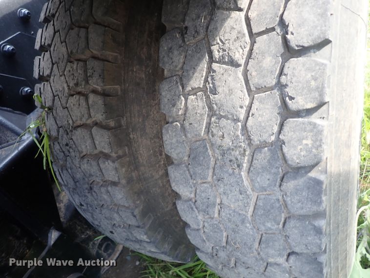 image for item DE5421 1993 Freightliner FL80 roll off container truck