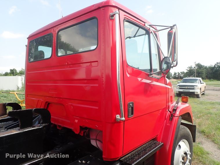 image for item DE5421 1993 Freightliner FL80 roll off container truck