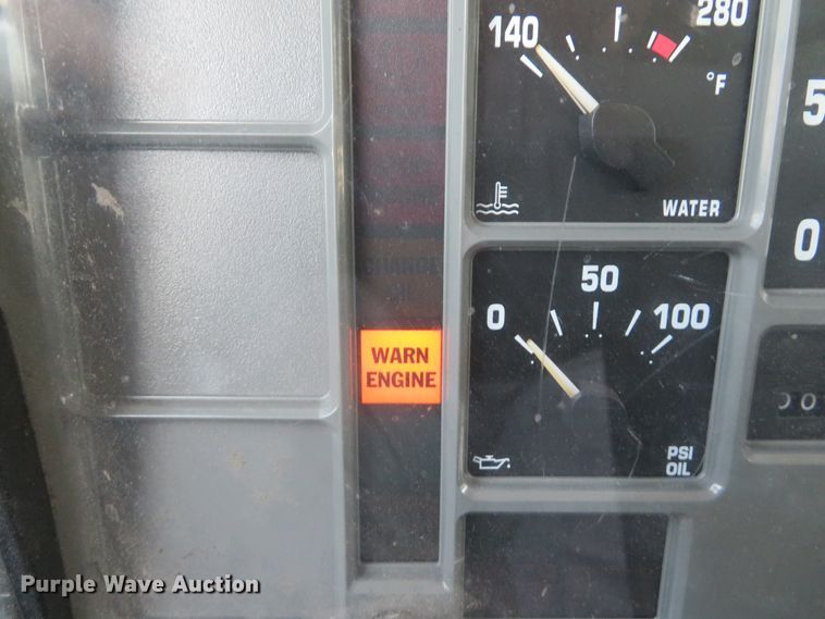 image for item DE8133 2000 International 4700 box truck