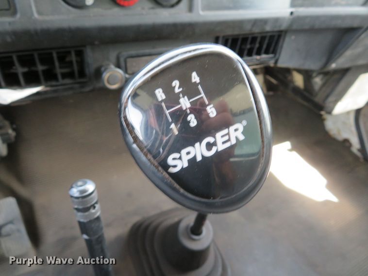 image for item DE8133 2000 International 4700 box truck