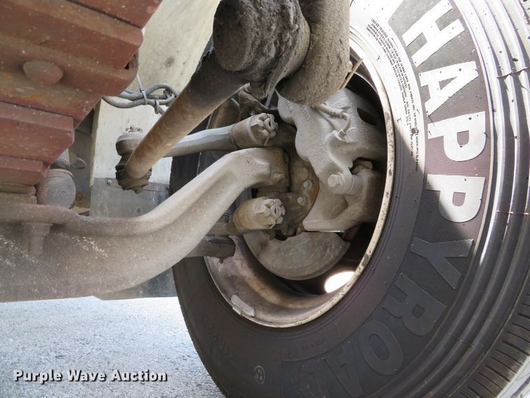 image for item DE8133 2000 International 4700 box truck