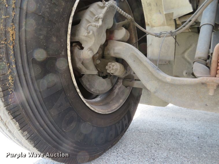 image for item DE8133 2000 International 4700 box truck