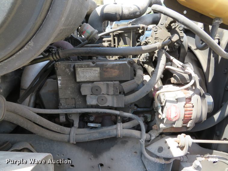 image for item DE8133 2000 International 4700 box truck