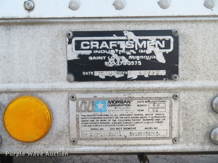 image for item DE8133 2000 International 4700 box truck