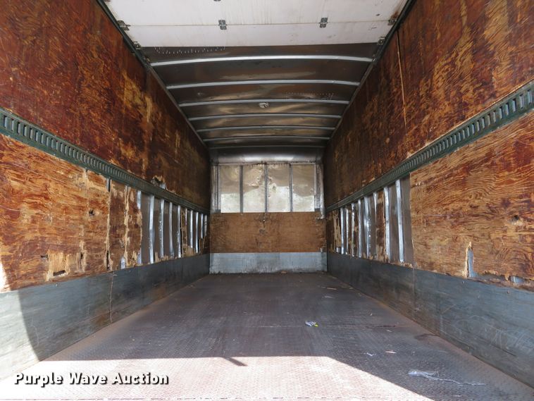 image for item DE8133 2000 International 4700 box truck