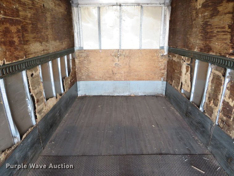 image for item DE8133 2000 International 4700 box truck