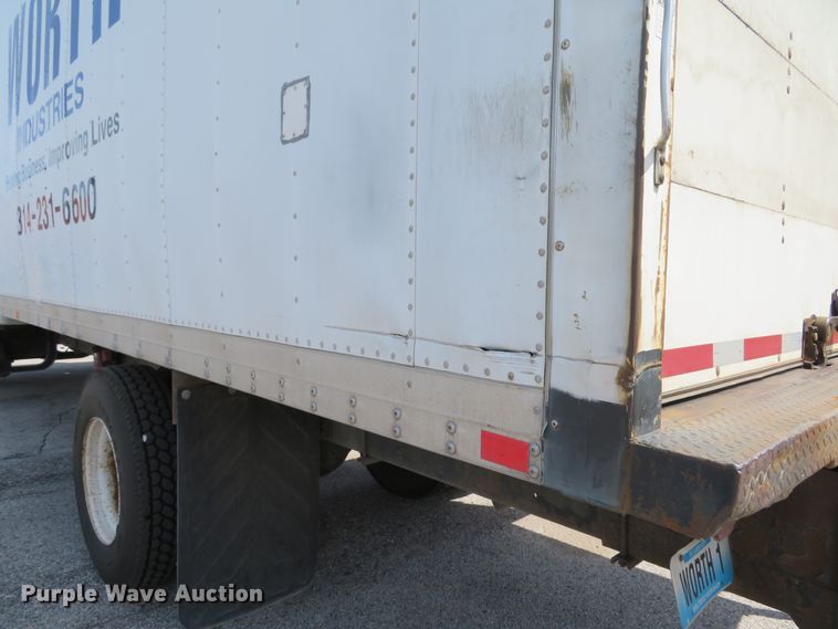 image for item DE8133 2000 International 4700 box truck
