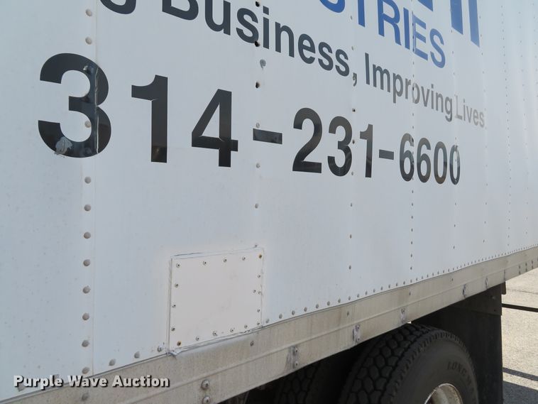 image for item DE8133 2000 International 4700 box truck