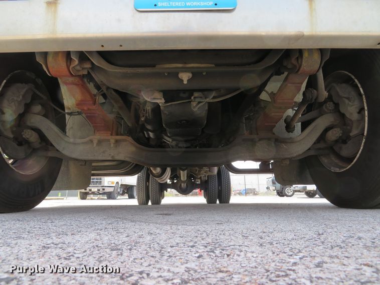 image for item DE8133 2000 International 4700 box truck