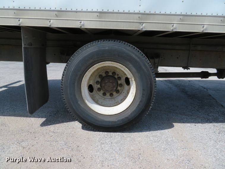 image for item DE8133 2000 International 4700 box truck