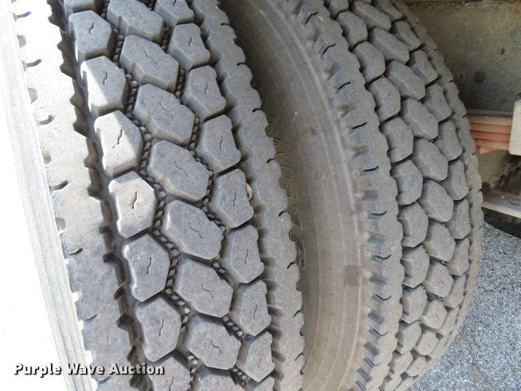 image for item DE8133 2000 International 4700 box truck