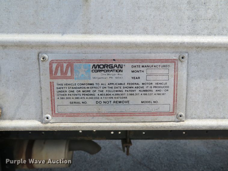 image for item DE8134 1995 Ford F700 box truck