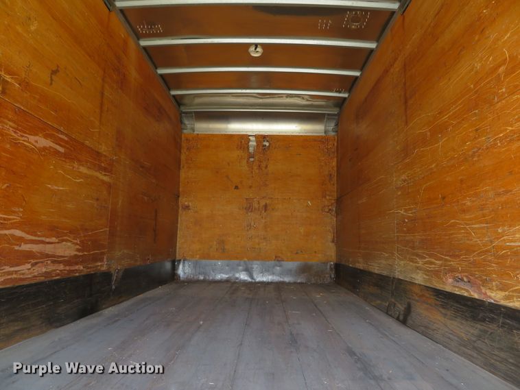 image for item DE8134 1995 Ford F700 box truck