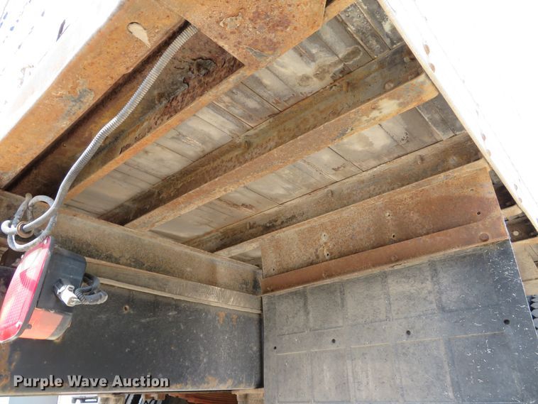 image for item DE8134 1995 Ford F700 box truck