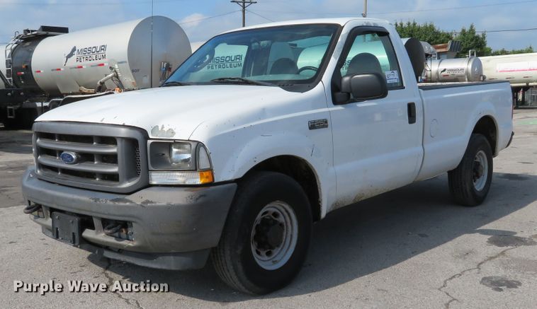 image for item DE8155 2003 Ford F250 Super Duty XL pickup truck