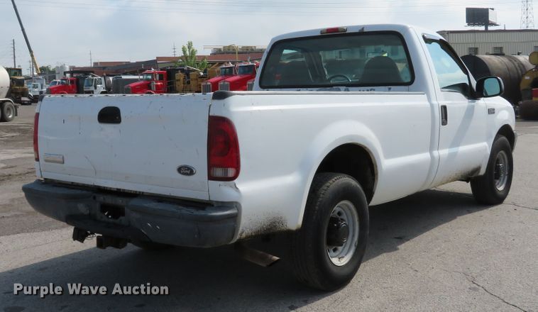 image for item DE8155 2003 Ford F250 Super Duty XL pickup truck