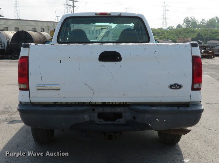 image for item DE8155 2003 Ford F250 Super Duty XL pickup truck