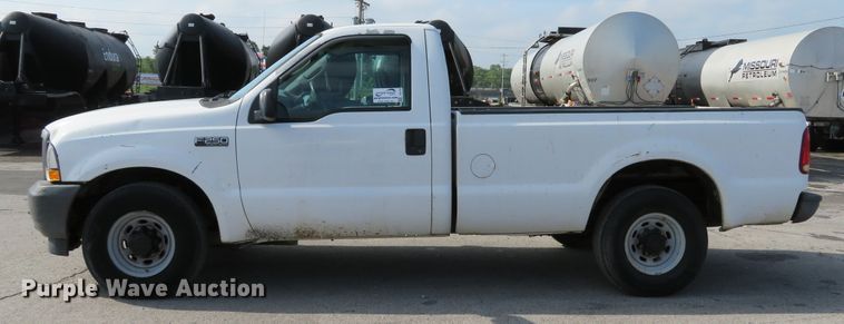 image for item DE8155 2003 Ford F250 Super Duty XL pickup truck