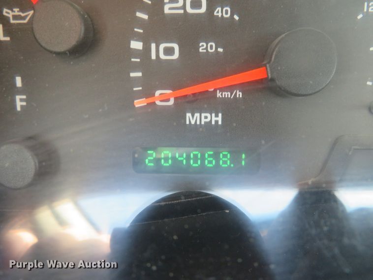 image for item DE8155 2003 Ford F250 Super Duty XL pickup truck