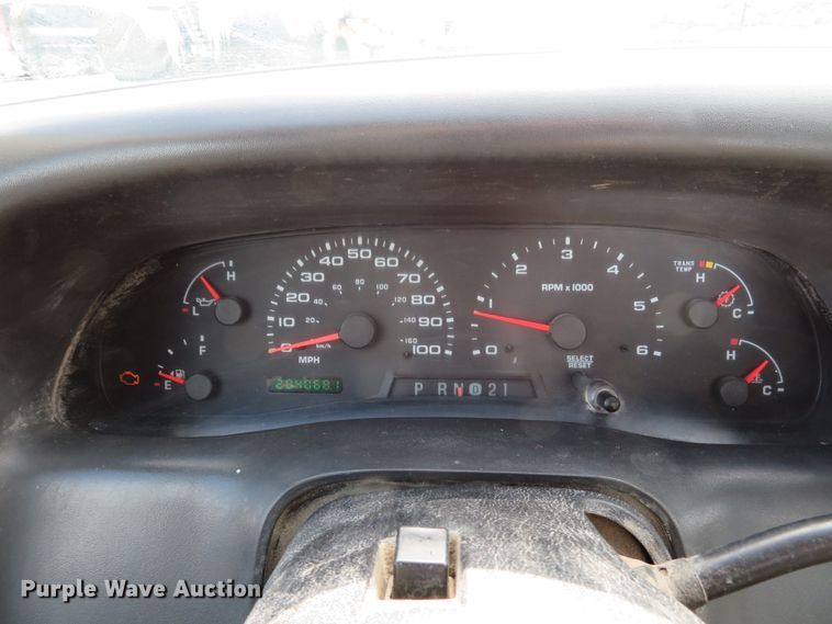 image for item DE8155 2003 Ford F250 Super Duty XL pickup truck