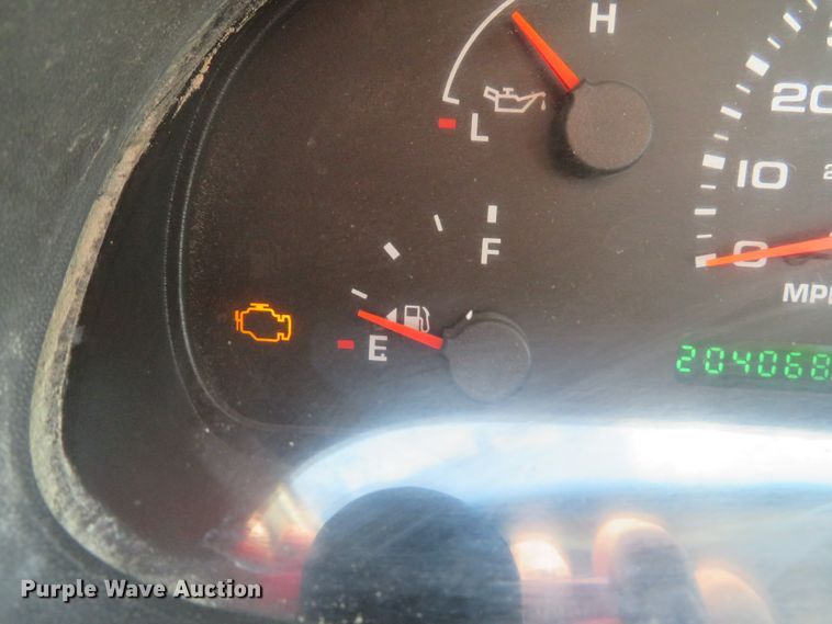 image for item DE8155 2003 Ford F250 Super Duty XL pickup truck