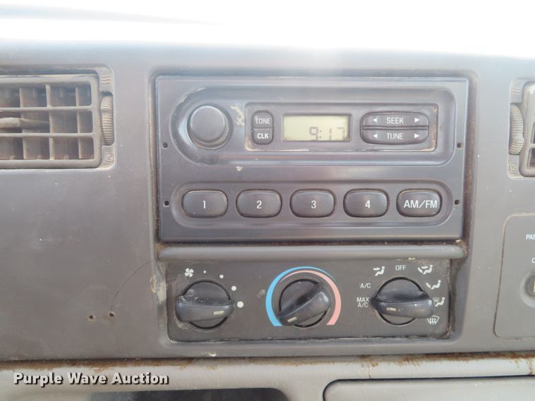 image for item DE8155 2003 Ford F250 Super Duty XL pickup truck