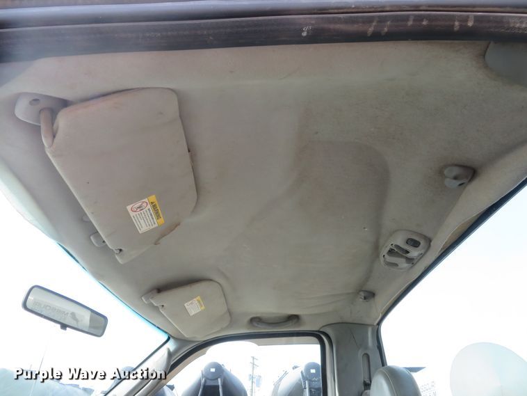 image for item DE8155 2003 Ford F250 Super Duty XL pickup truck