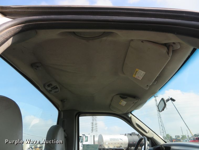 image for item DE8155 2003 Ford F250 Super Duty XL pickup truck