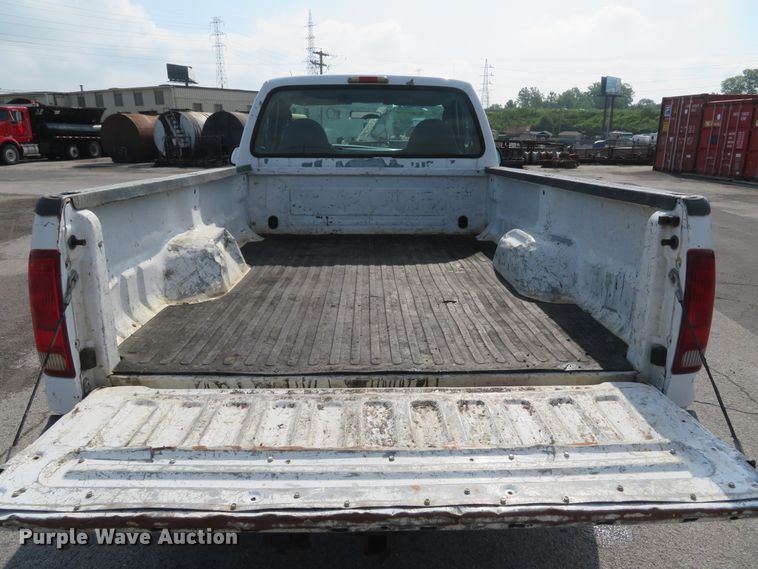 image for item DE8155 2003 Ford F250 Super Duty XL pickup truck