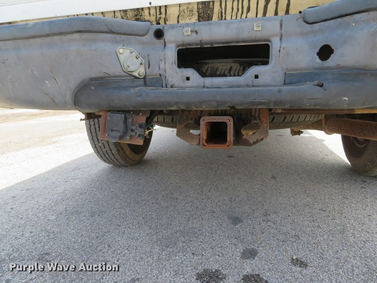 image for item DE8155 2003 Ford F250 Super Duty XL pickup truck