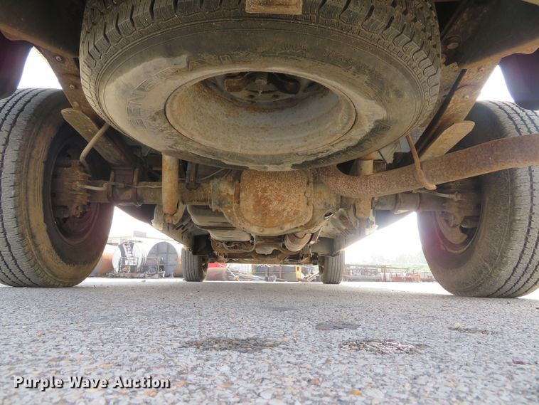 image for item DE8155 2003 Ford F250 Super Duty XL pickup truck