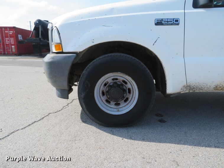 image for item DE8155 2003 Ford F250 Super Duty XL pickup truck