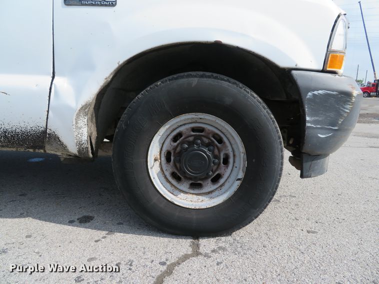 image for item DE8155 2003 Ford F250 Super Duty XL pickup truck