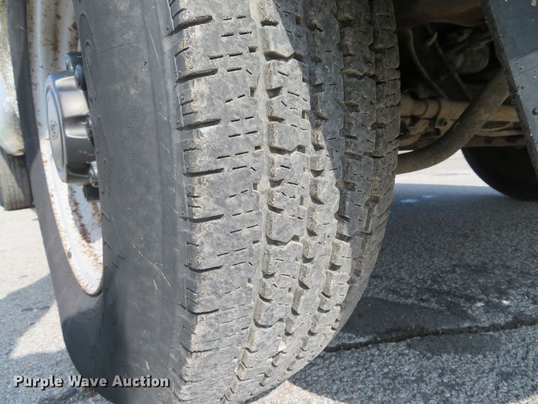 image for item DE8155 2003 Ford F250 Super Duty XL pickup truck