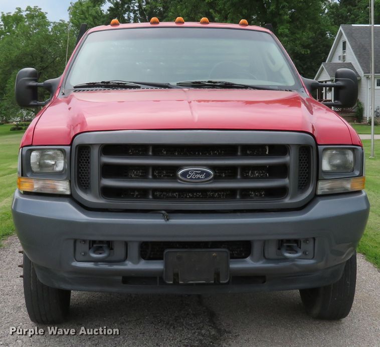 image for item DE8159 2004 Ford F550 Super Duty XL flatbed truck