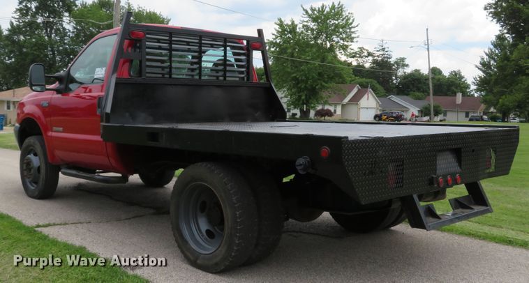 image for item DE8159 2004 Ford F550 Super Duty XL flatbed truck
