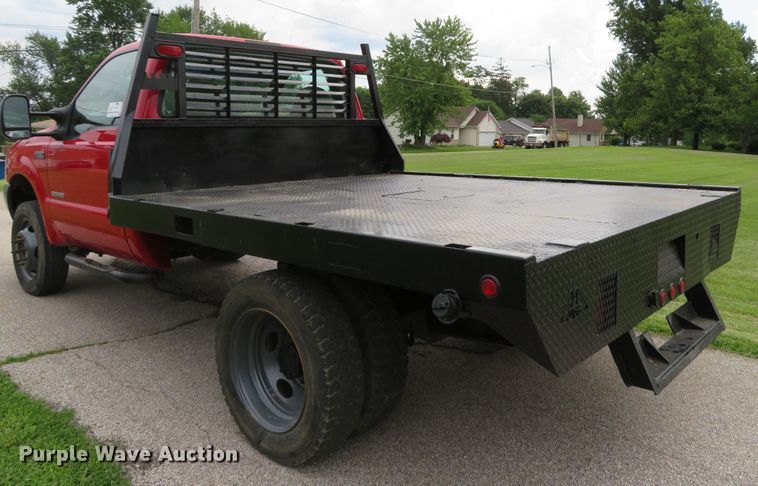 image for item DE8159 2004 Ford F550 Super Duty XL flatbed truck