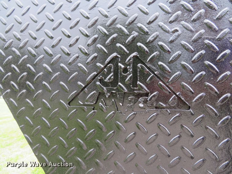 image for item DE8159 2004 Ford F550 Super Duty XL flatbed truck