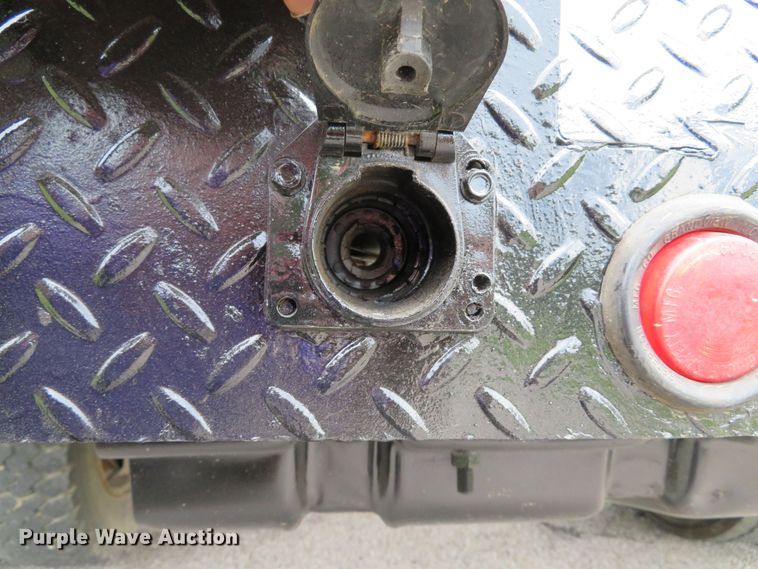 image for item DE8159 2004 Ford F550 Super Duty XL flatbed truck