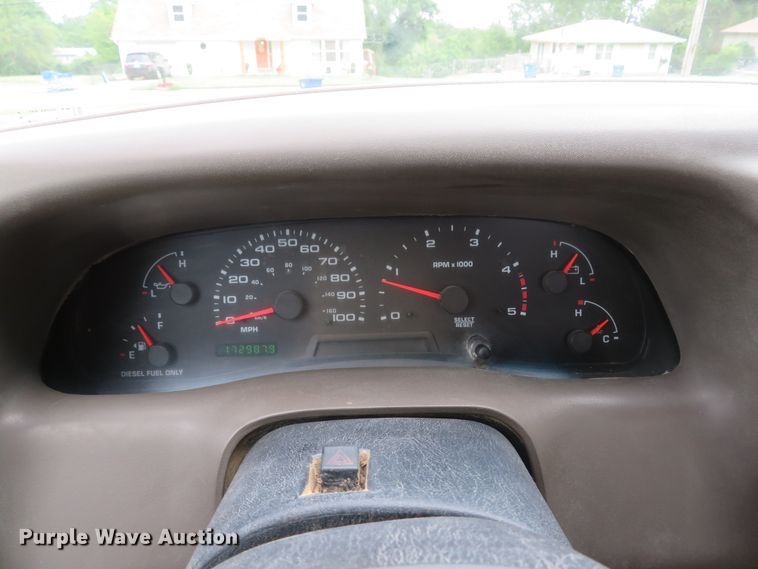 image for item DE8159 2004 Ford F550 Super Duty XL flatbed truck