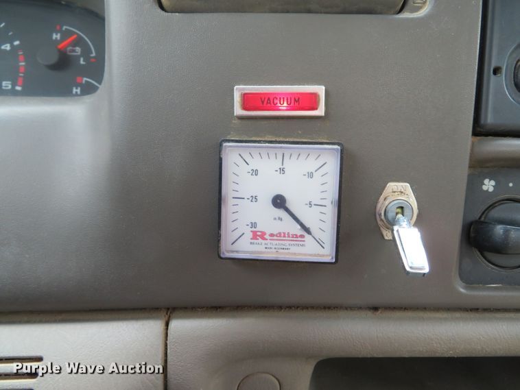 image for item DE8159 2004 Ford F550 Super Duty XL flatbed truck