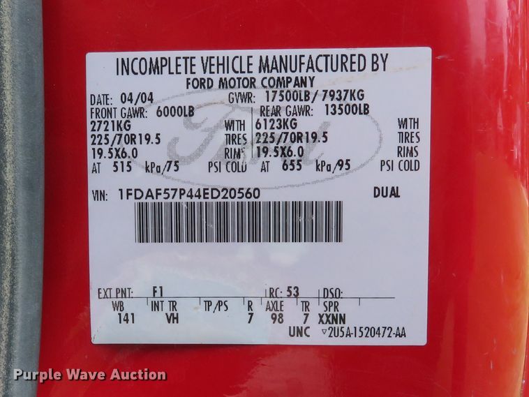 image for item DE8159 2004 Ford F550 Super Duty XL flatbed truck