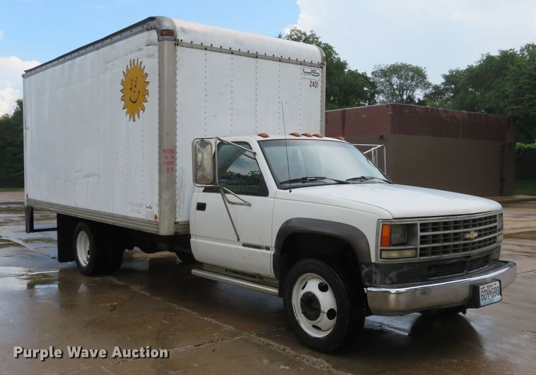 image for item DE8172 1992 Chevrolet C3500HD box truck