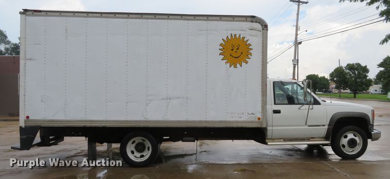 image for item DE8172 1992 Chevrolet C3500HD box truck