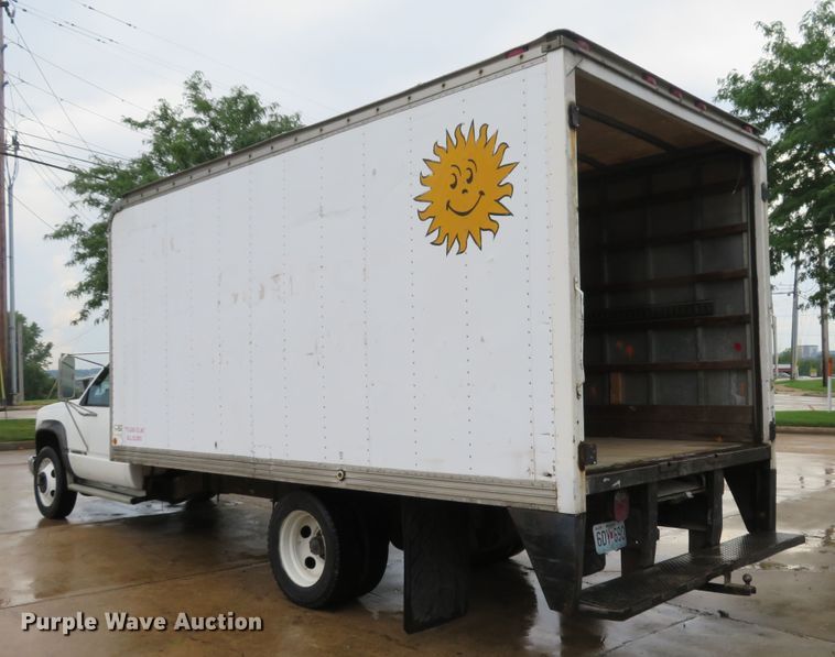 image for item DE8172 1992 Chevrolet C3500HD box truck