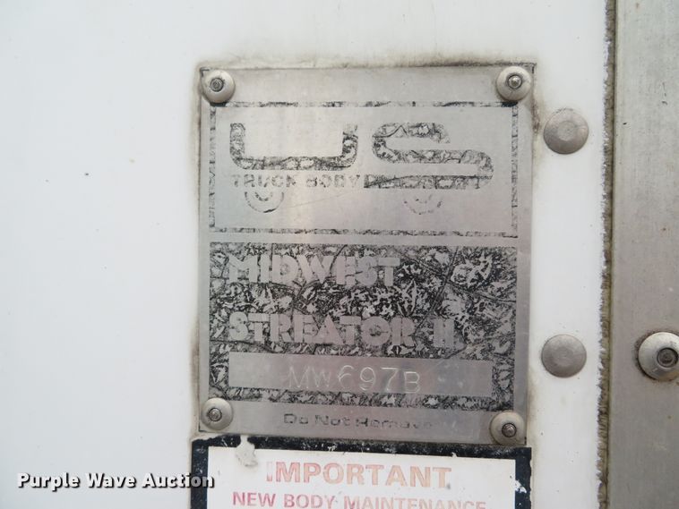 image for item DE8172 1992 Chevrolet C3500HD box truck