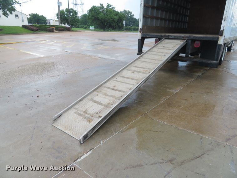 image for item DE8172 1992 Chevrolet C3500HD box truck