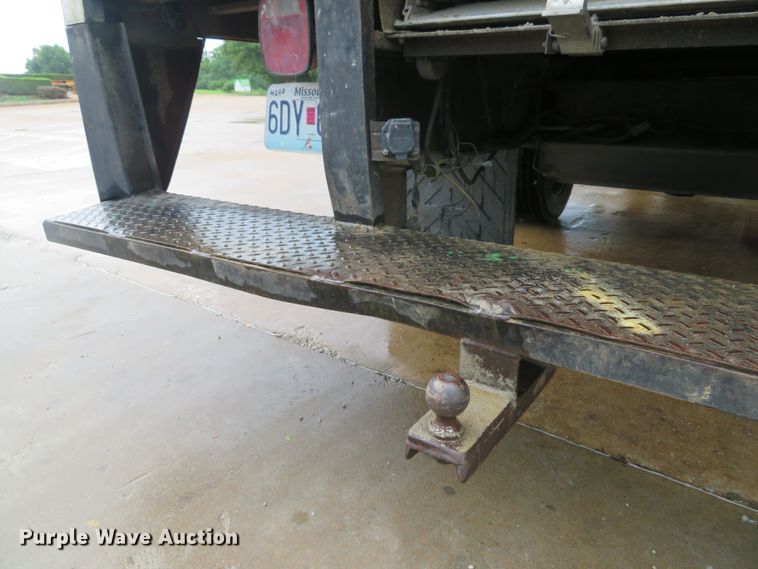 image for item DE8172 1992 Chevrolet C3500HD box truck