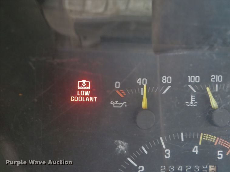 image for item DE8172 1992 Chevrolet C3500HD box truck